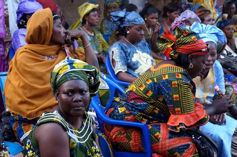 Буркина фасо это. Буркина Фасо. Король Буркина Фасо. Буркина Фасо Национальная одежда. Жители Буркина-Фасо.