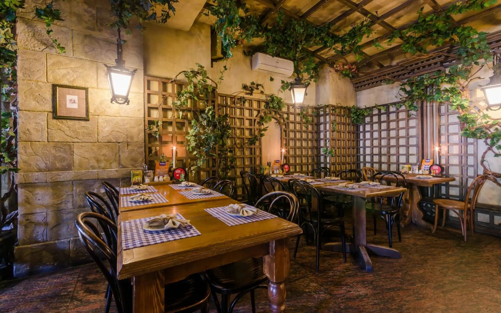 Шинок на хуторе новокузнецк. Трактир 10. Раздолье псков ресторан. Кафе хуторок омск архитекторов. Раздолье псков ресторан.