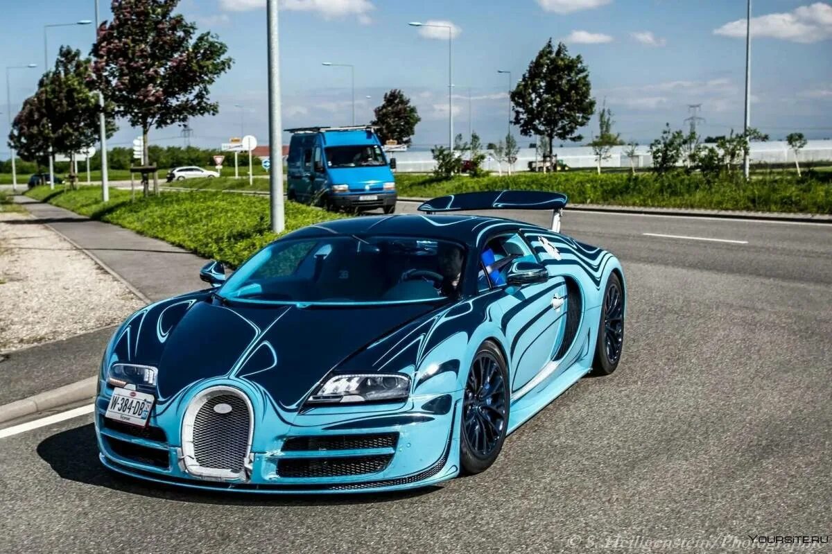 Картинка bugatti. Бугатти Вейрон Суперспорт. Бугатти Вейрон 16 4 super Sport. Машина Bugatti Veyron 16.4 Supersport. Bugatti Veyron 16.4 super Sport 2010.