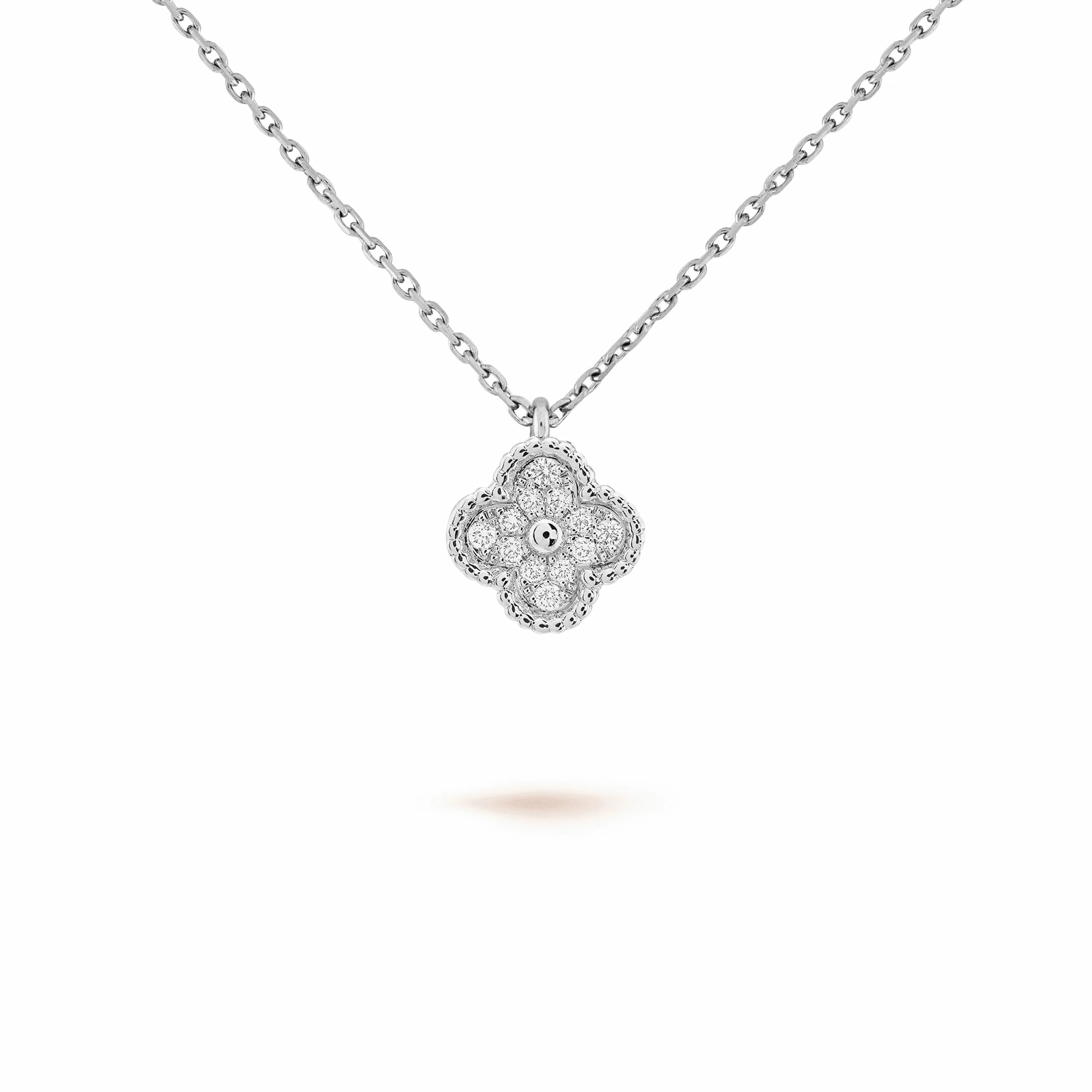 Купить ван клиф ювелирные. Подвеска van Cleef Arpels Magic Alhambra. Van Cleef подвеска Клевер. Van Cleef Arpels Sweet Alhambra. Van Cleef Sweet Alhambra подвеска.