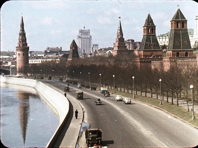 Кремлевская набережная 1968. Москва 1950 МГУ. Кремль Москва 1950. Moscow 1951.