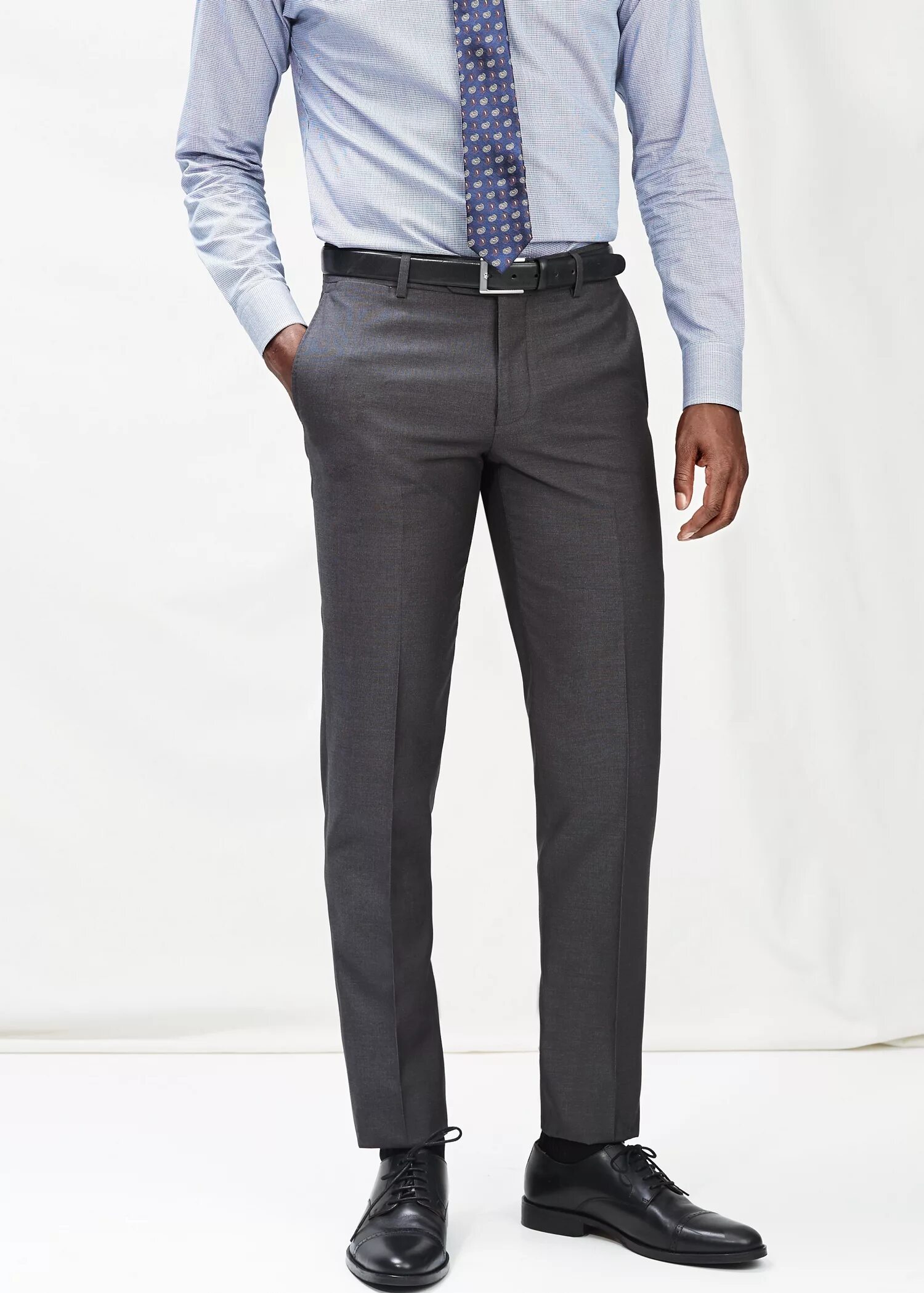Какие есть брюки мужские. Mango брюки мужские 70503 tailored. Брюки слим фит мужские. Mango Suit брюки мужские. Костюмные брюки мужские классические.