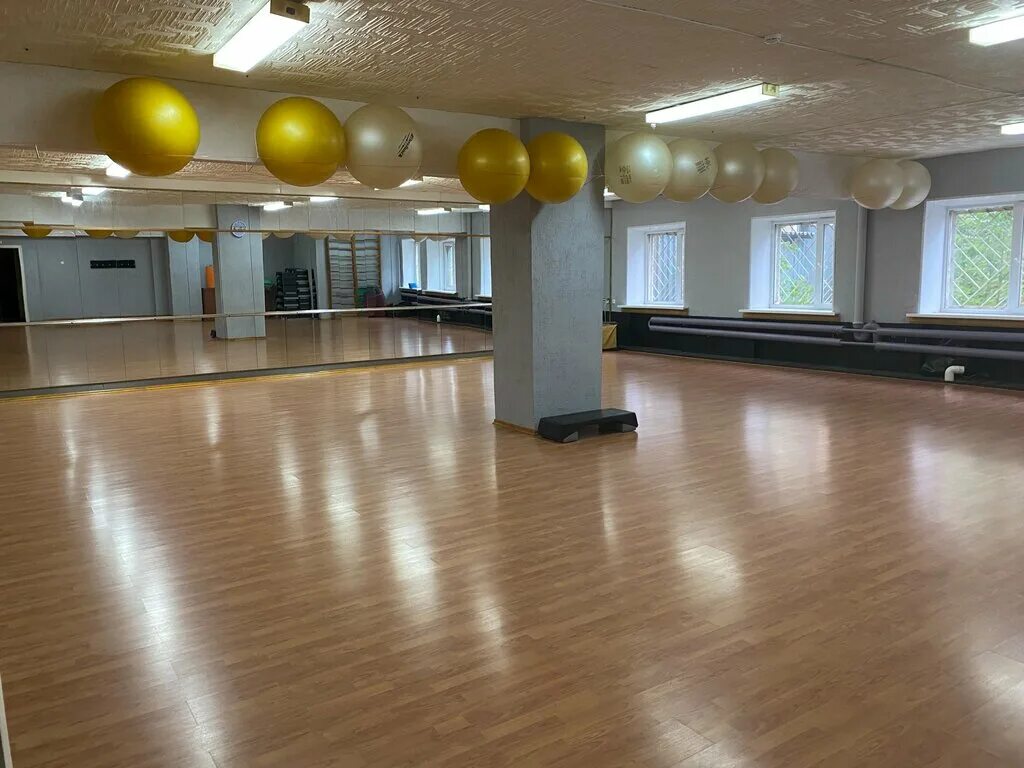 Elvis presley 1977. элвис спортивный комплекс саратов официальный. элвис компания. Portal elvis center. 19.