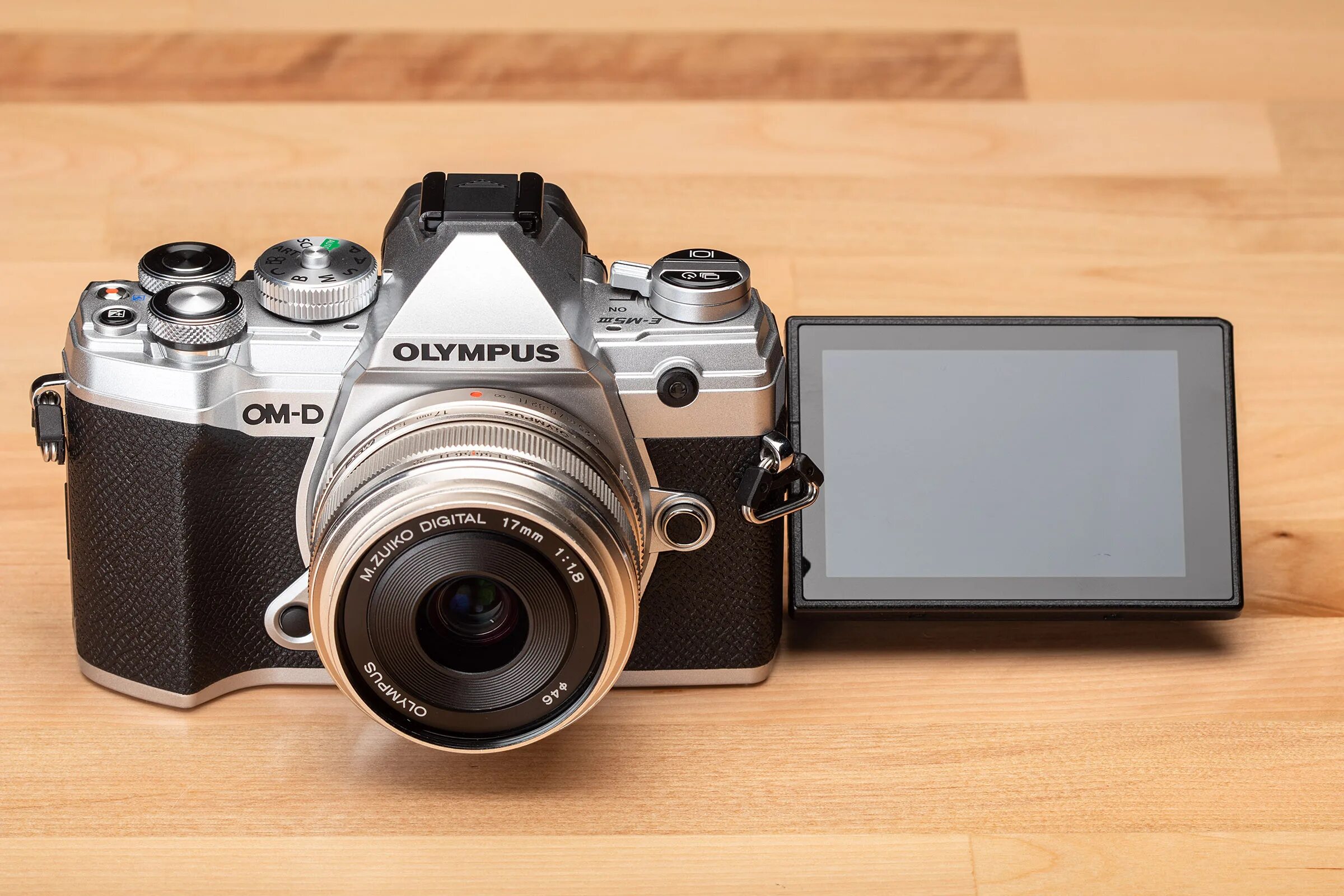 E m10 mark ii. Olympus em5 Mark 3. Олимпус OMD em-10 Mark 3. Olympus em10 m3. Olympus om-d e-m5 III.