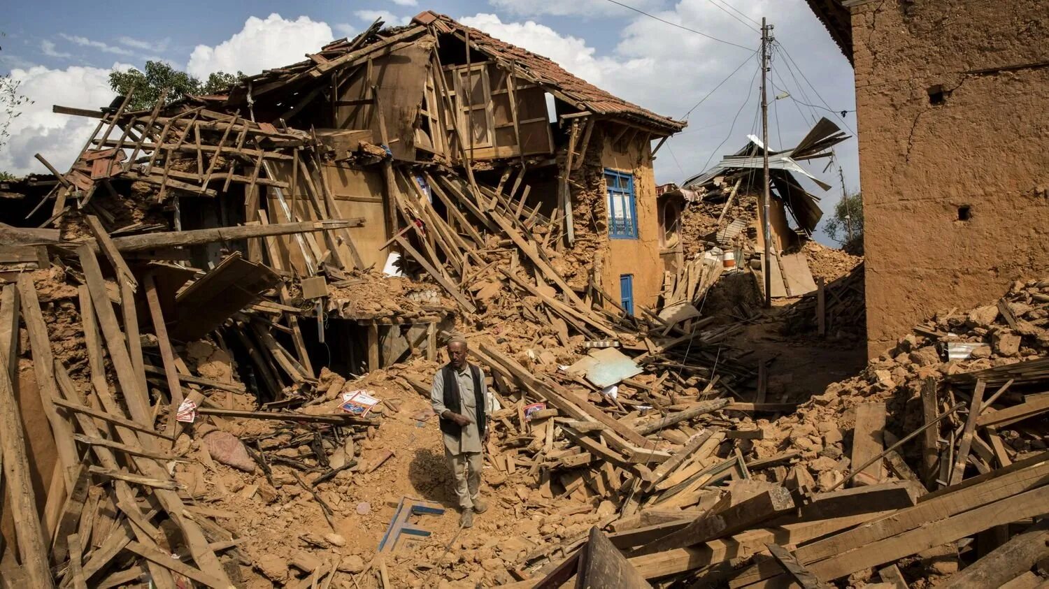 Катманду 2015 год землетрясение. Землетрясение в Непале 2015. Землетрясение в Непале. Землетрясение в Гималаях. Страны в которых часто происходят сильные землетрясения