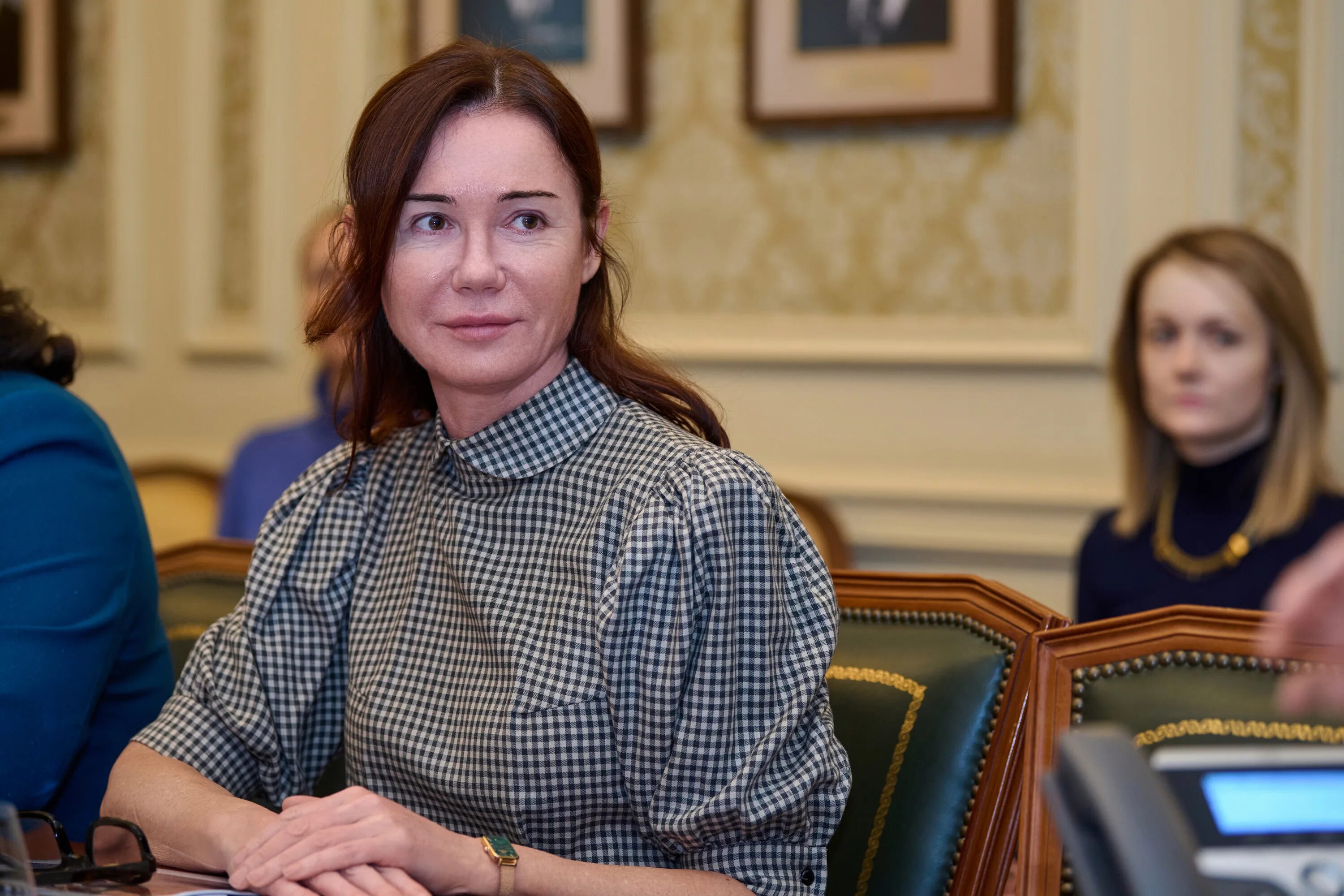 Секретарь зам министра. Секретарь зам министра. Статс секретарь. Дронова статс-секретарь. Секретарь зам министра.