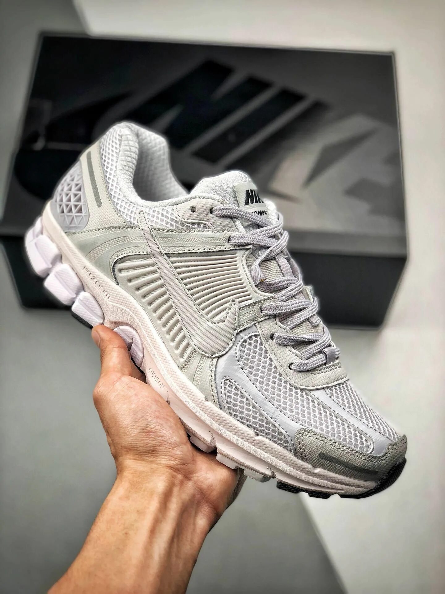 Nike Vomero 5. Кроссовки 5 10