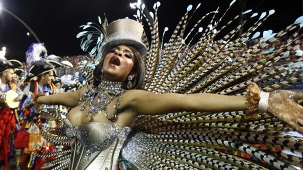 Тарин Лопес бразильский. Танцовщицы на карнавале в Рио.. Карнавал топлесс.