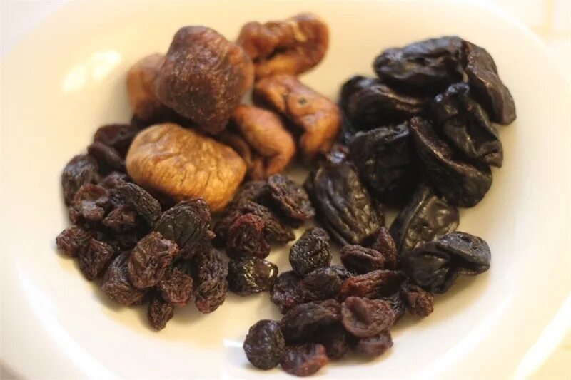 Изюм инжир. Кишмиш курага изюм. Изюм курага чернослив. Изюм чернослив финики. Изюм инжир.