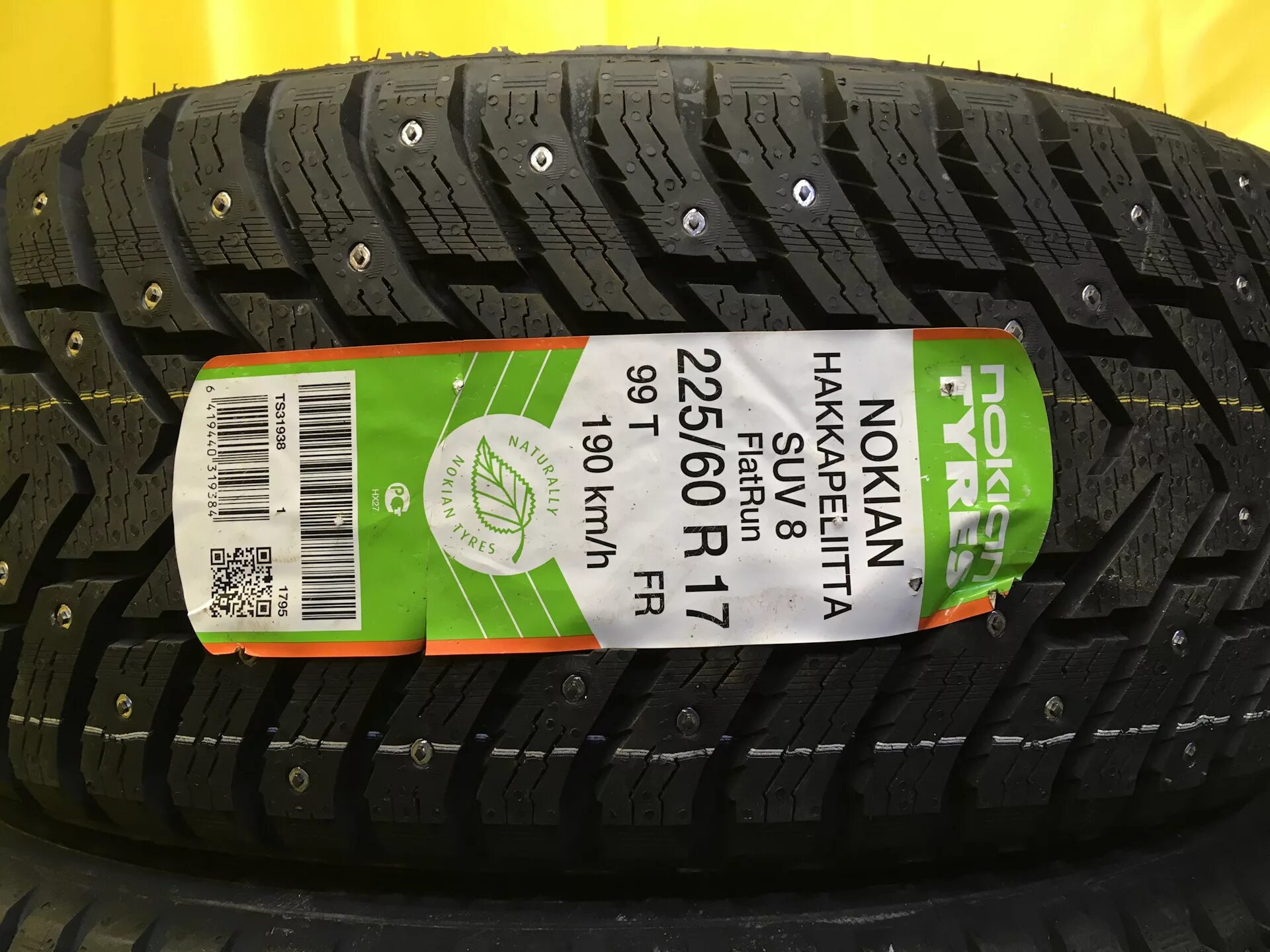 Nokian suv 225 60 r17. Nokian Tyres Hakkapeliitta 8 SUV 225/55 r18 102t новая. Hakkapeliitta 9. Nokian Hakkapeliitta 8 SUV. Шина Nokian Hakkapeliitta 8 SUV.