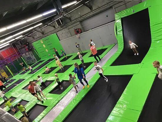 Экшен парк коломна. Парк активного отдыха action park в коломне. Батутный центр в коломне актион парк. Action-парк в калуге. Action парк коломна батуты.