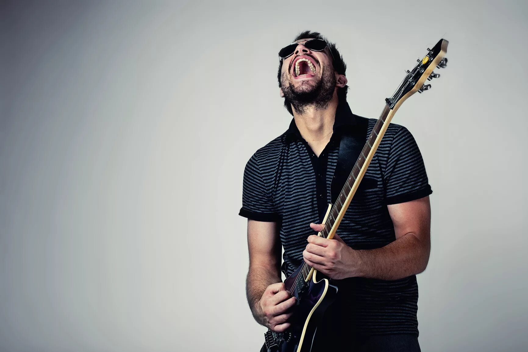 Плей рок авы. Музыкант гитарист. Guitar songbook. Rock player. Play rock.