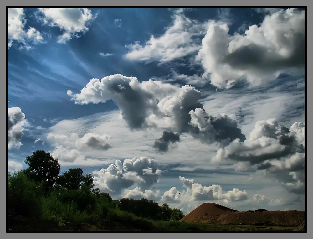 Михаил юрьевич лермонтов стих тучи. Грозовые тучи. Тучное небо. Тучи жанр. Грозовые облака необычные.