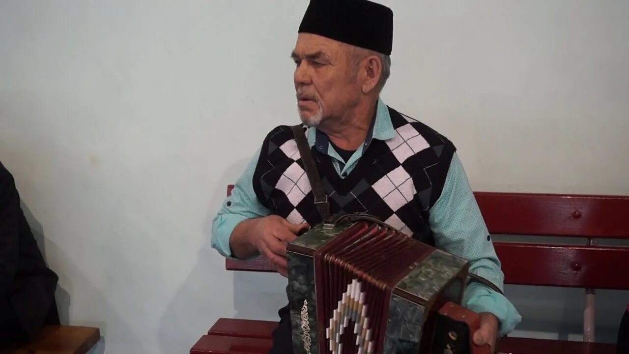 Тошлэремэ керэсен кабат кабат ялгышканбыз. Тошлэремэ керэсен кабат кабат ялгышканбыз. Песня энкей татарская. Радиф тошлэремэ. Нурсина гусманова.