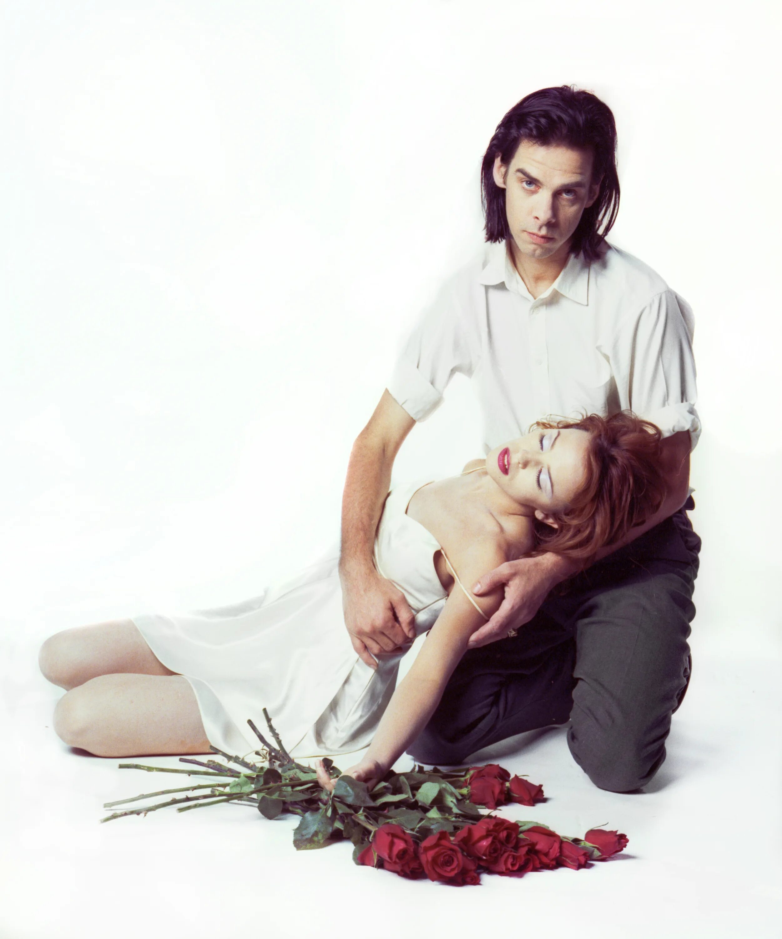 Nick cave wild rose. Ник Кейв и Кайли Миноуг. Nick Cave & Kylie Minogue | where the Wild Roses Gro. Ник Кейв и Кайли Миноуг фотосессия. Клип Кайли Миноуг и ник Кейв where the Wild Roses grow.
