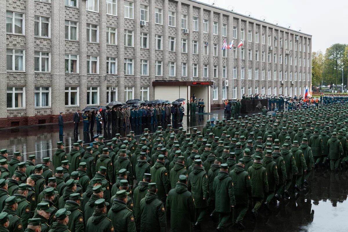 Череповецкий военный инженерный институт радиоэлектроники. Череповец военное училище радиоэлектроники. Череповецкий военный ордена Жукова университет радиоэлектроники.