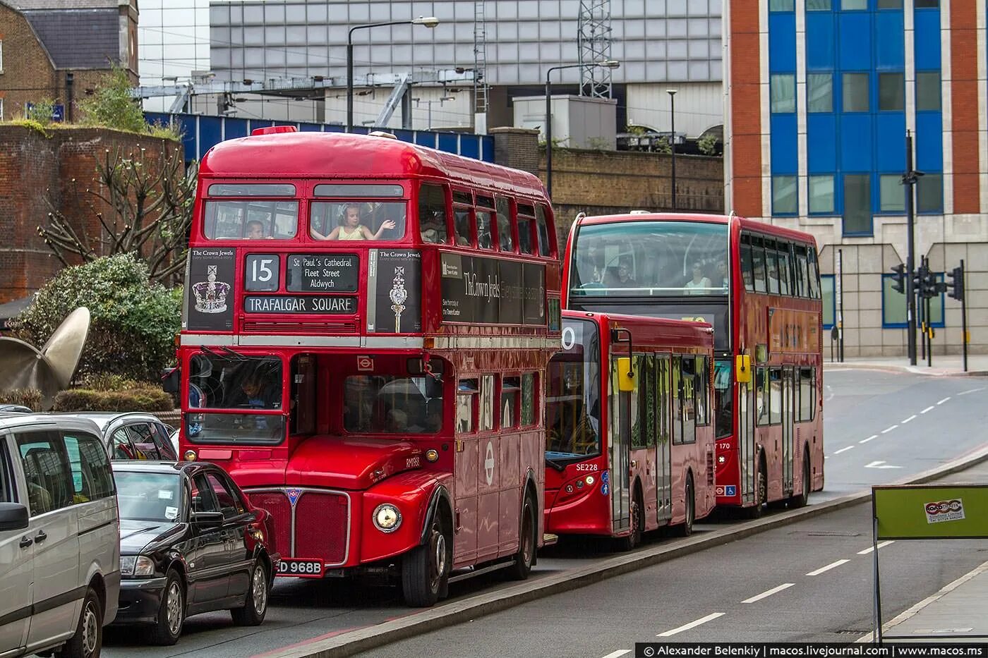 Автобус двухэтажный. Лондонский двухэтажный автобус. Красный автобус. Красный Лондонский автобус.