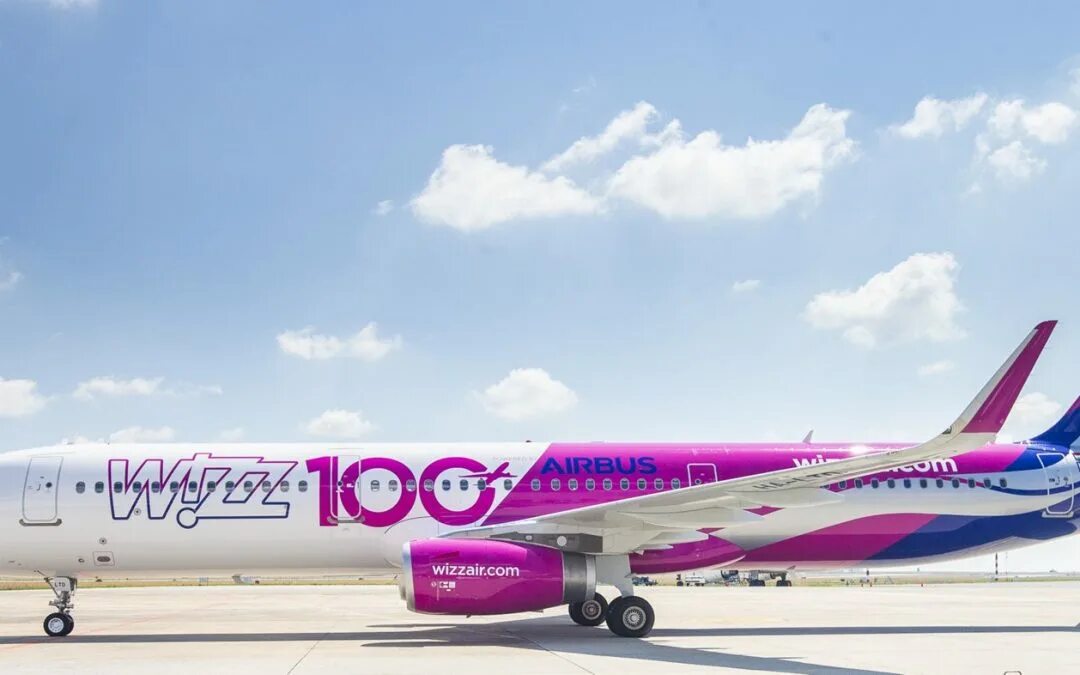 Wizz ереван. Аэробус а321 Wizz Air. Wizz Air а 320 Neo. Wizz Air логотип.