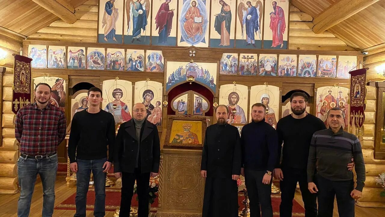 храм илариона в черемушках внутри. православная семья. храм святой равноапостольной нины грузинской тобольск. москва, храм равноапостольной нины священник. настоятель храма в старых черемушках.