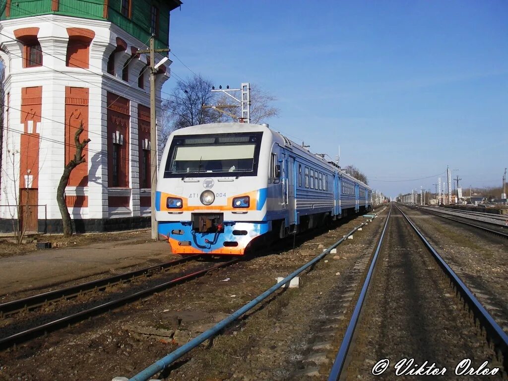 Поезд спб ивангород. Дт1 004. Поезд 6662 ивангород — санкт-петербург. 6661 санкт-петербург (балтийский вокзал) — ивангород. Поезд 6661 санкт-петербург (балтийский вокзал) — ивангород.