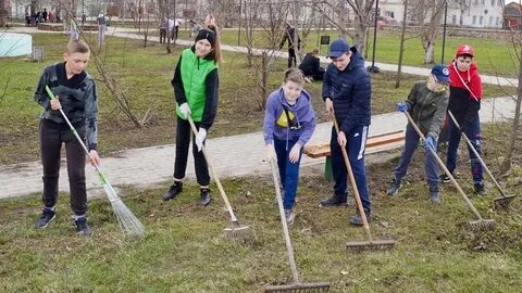 Проведение субботника в школе