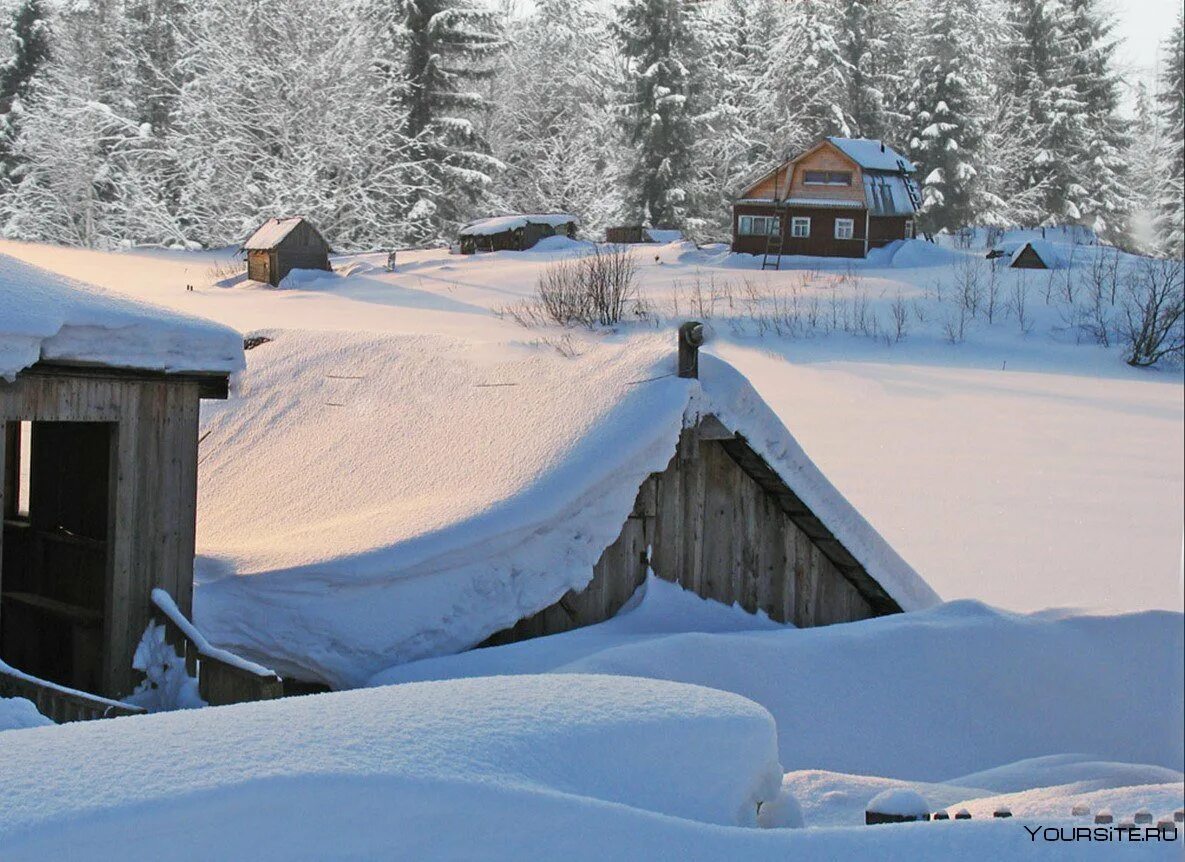 Деревня со снегом. Деревня в снегу. Зима в деревне. Деревня в снегу. Сугробы в деревне.