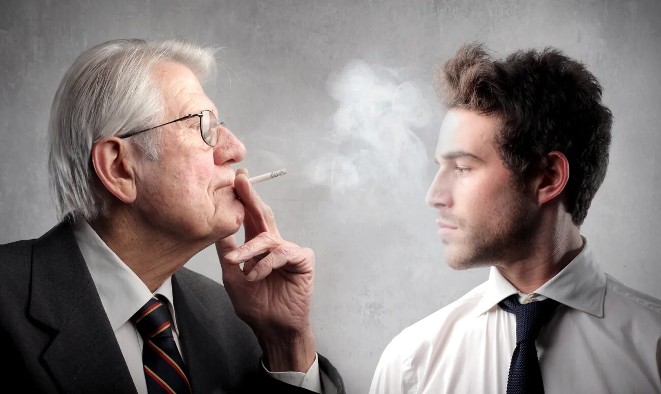 Пассивно курю. Пассивный курильщик. Девушка курит. Пассивное курение табака. Пассивное курение презентация.