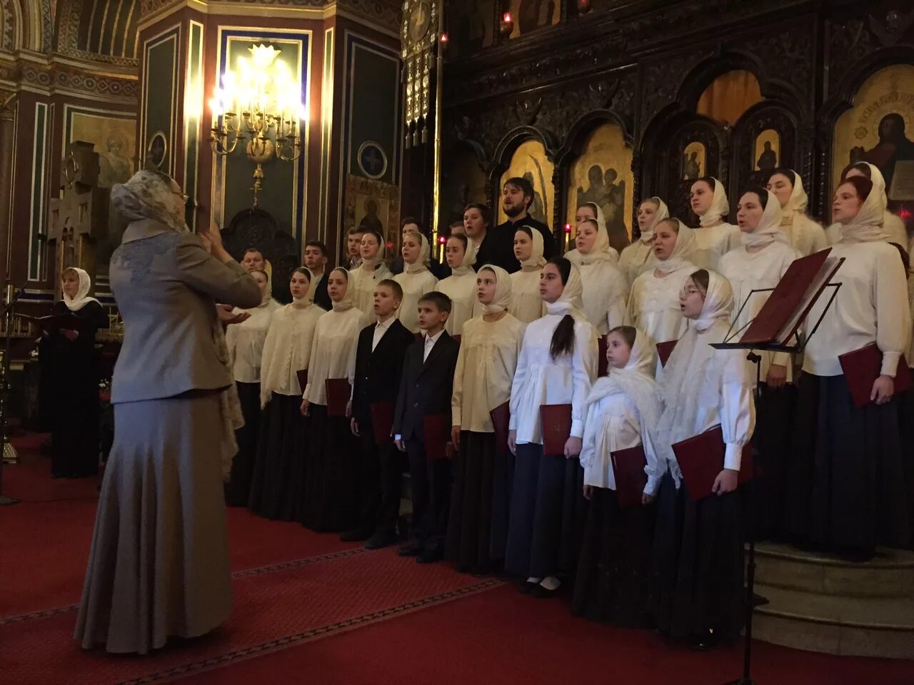 церковный хор доклад. иеромонах серафим оптина пустынь. покровский храм мда клирос. регентша церковь.