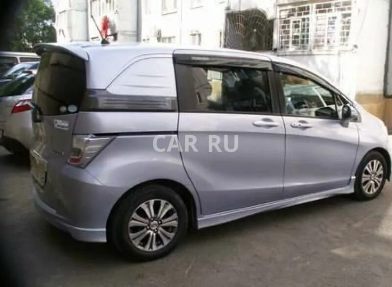 Колеса хонда спайк. Honda freed Spike 2011. Хонда Фрид Спайк литье. Хонда Фрид Спайк диски. Литые диски Хонда Фрид.