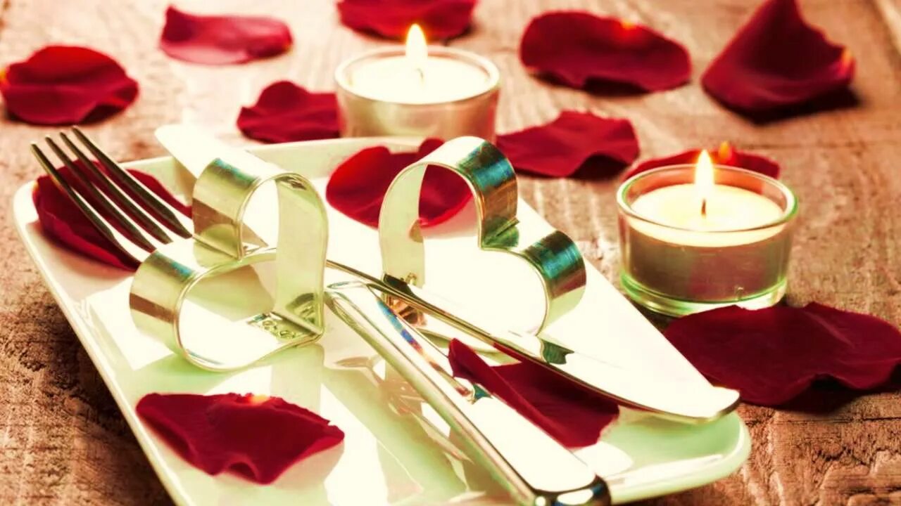 Романтический ужин на 14 февраля. Романтический ужин сервировка. сервировка ко дню влюбленных. сервировка стола для романтического ужина.