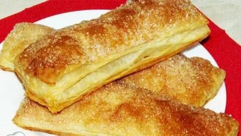 Язык из слоеного теста с сахаром