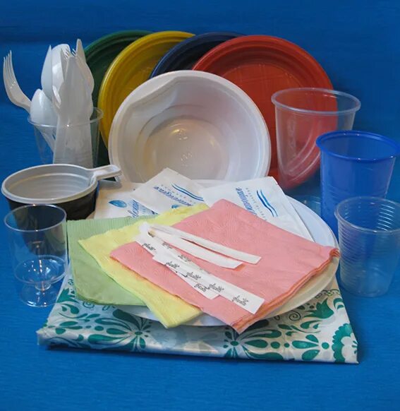 товары для дома. пластиковая посуда. пакеты посуда. бумажная и пластиковая посуда. посуда одноразовая пластиковая.