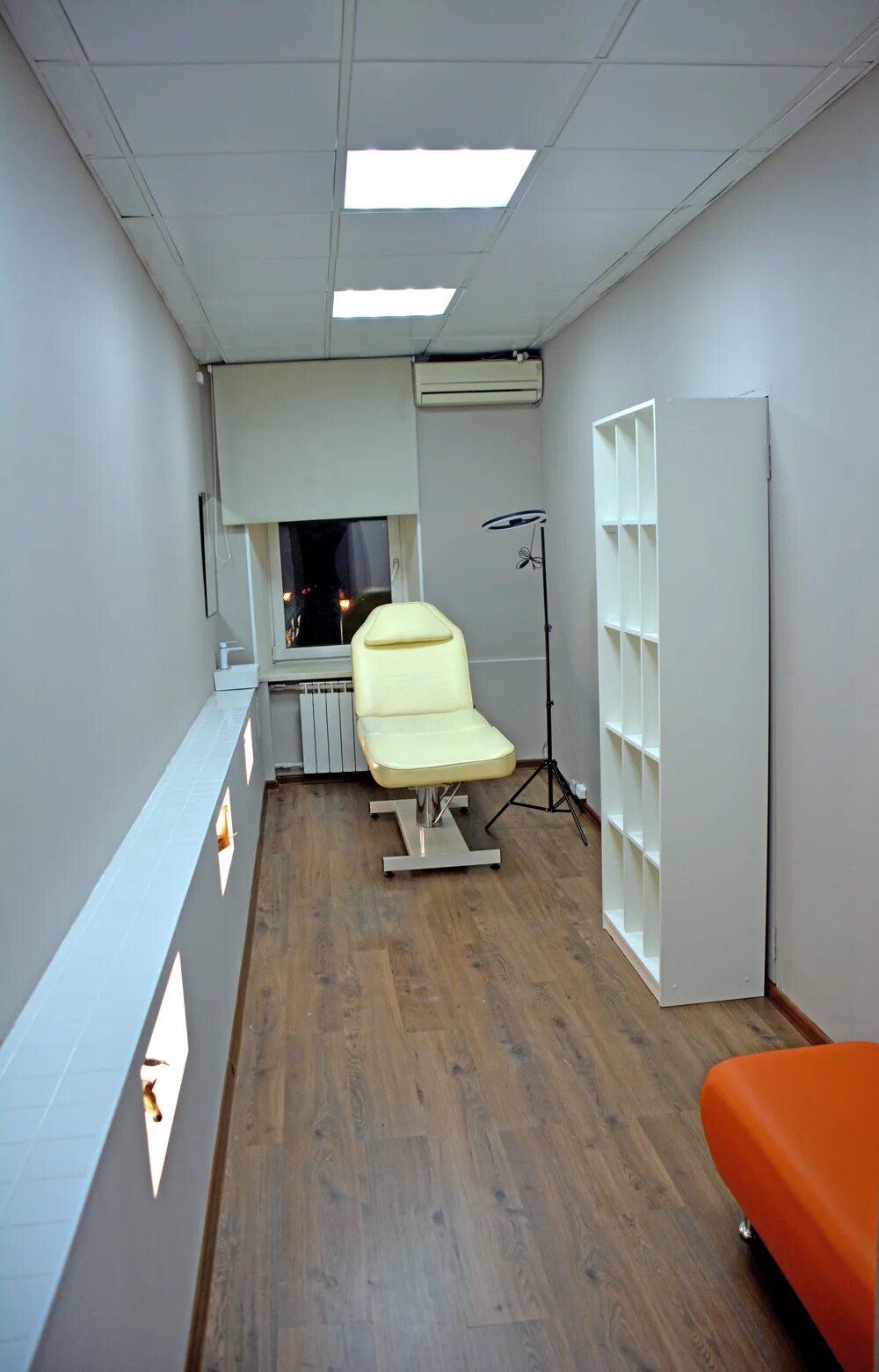 Аренда кабинета для мастера. Сдаётся рабочее место в салоне красоты. Аренда кабинета для мастера. Стильный кабинет маникюра. Аренда кабинета для мастера.