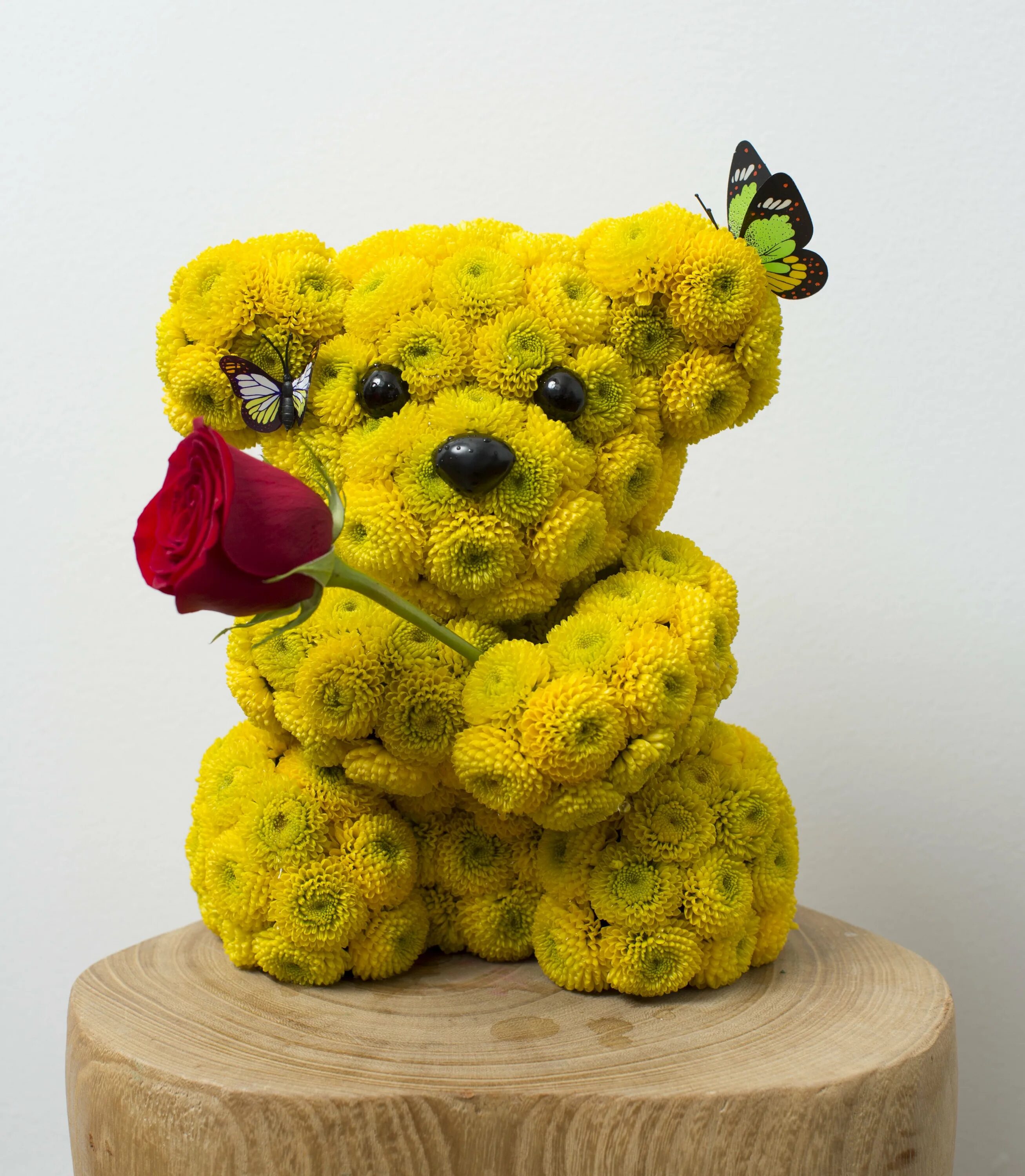 Зверюшки из цветов. Игрушки из цветов живых. Сделать животных из цветов. Зверюшки из цветов. Фигуры из цветов.