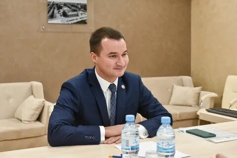 Министр по делам молодежи