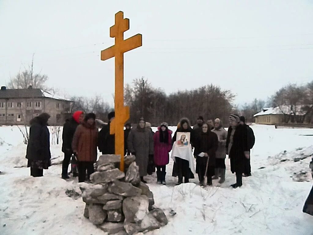 Погода челябинский каслинский береговой. Береговой Челябинская область Каслинский район храм. Посёлок береговой Челябинская область Каслинский район. Сортавала поклонный крест. Подслушано береговой Каслинский район.