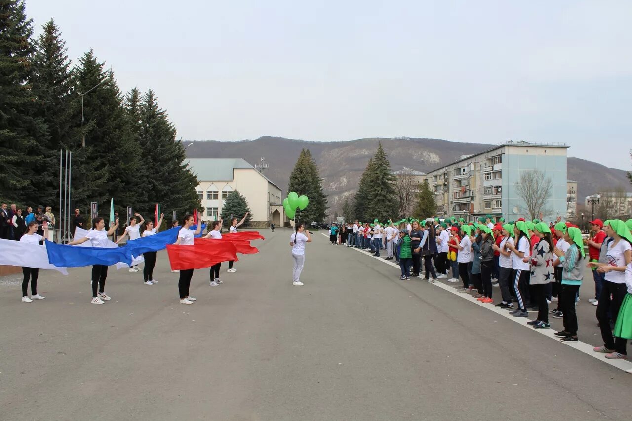 Усть джегута сайт. Новая Джегута Карачаево-Черкесская Республика. Город Усть-Джегута Карачаево-Черкесская Республика. Усть-Джегута площадь. КЧР Усть-Джегута.