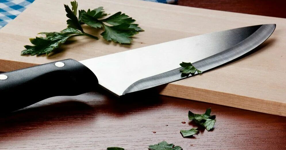 Домашний кухонный нож. Кухонный нож. Острый кухонный нож. Красивые кухонные ножи. Заточить кухонный нож.