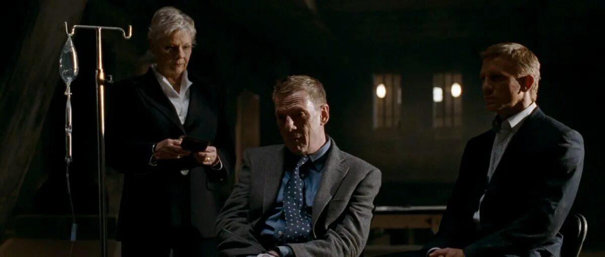 дэниел крейг 007 квант милосердия. младшая команда квант обнинск. дэниел крейг 2008. одежда джеймса бонда квант милосердия. квант 2008.