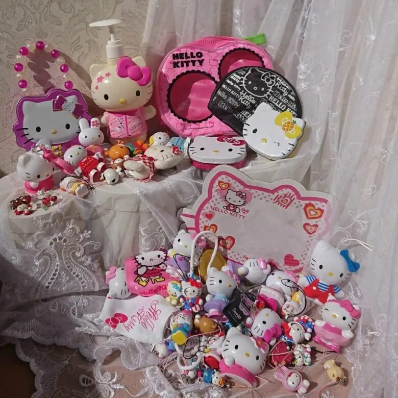 Яйцо hello Kitty большое. Коллекция яиц hello Kitty. Hello Kitty товары канцелярские. Hello Kitty игровой набор парк. Сюрприз hello