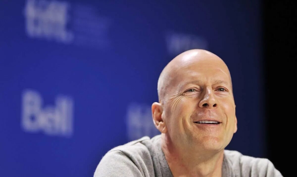 Брюс Уиллис фото. Bruce Willis 2023. Брюс Уиллис 2022. Брюс Уиллис 2020. Как выглядит брюс