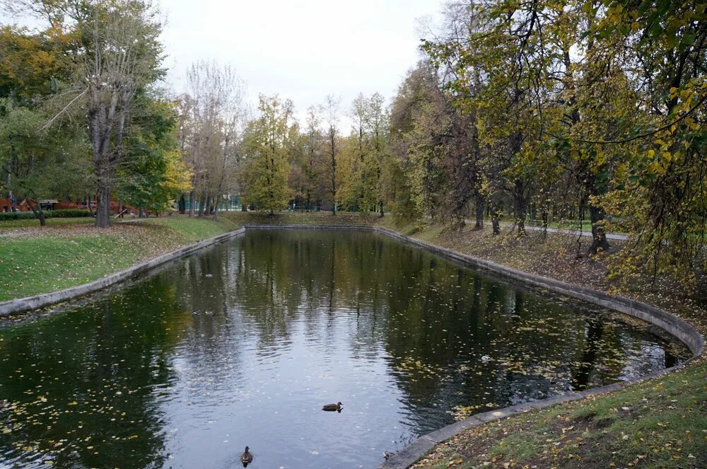 Сцена в хамовниках. Усадьба Трубецких в Хамовниках. Парк Трубецких в Хамовниках. Усадьба Трубецких на Фрунзенской. Парк Трубецких в Хамовниках Очарованный остров.