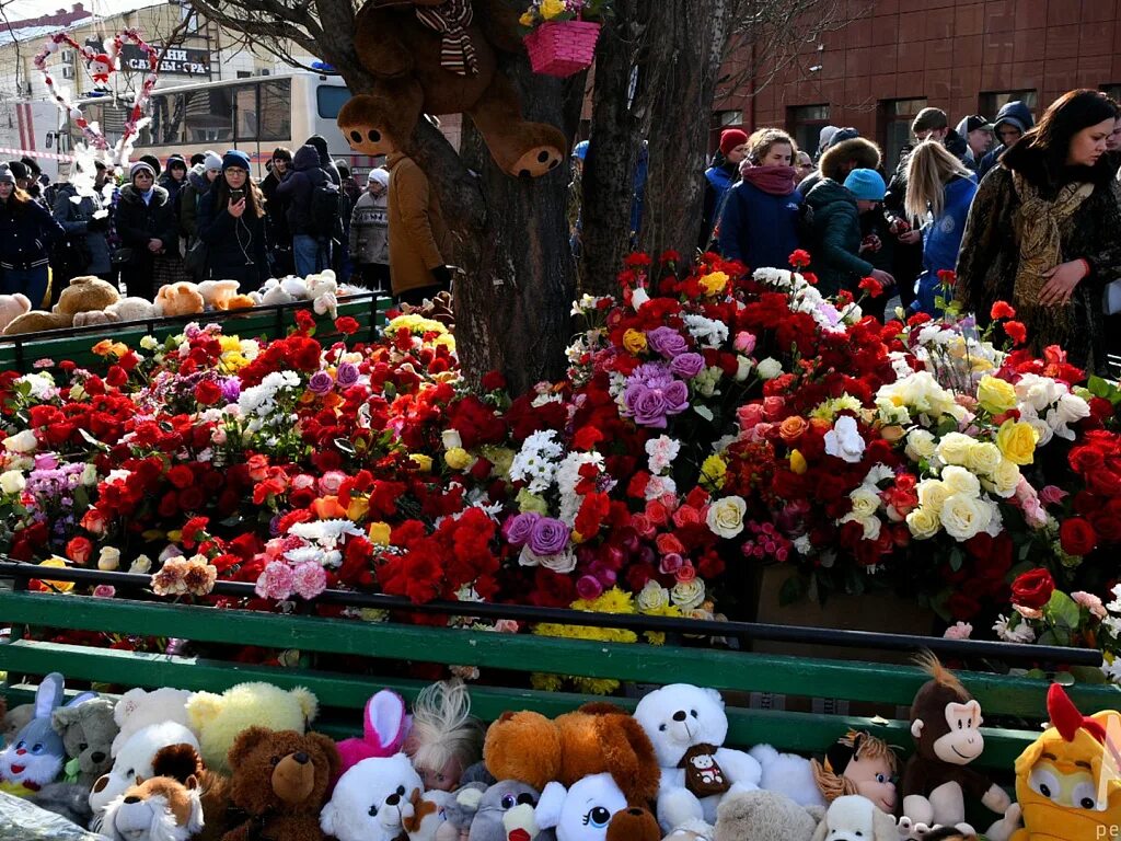 Будет ли день траура. День траура в кемерово. траур в россии. национальный траур россия. траур в кемеровской области.