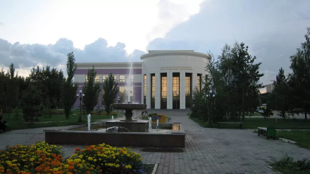 театр кокшетау. дк истоки кокшетау. казахский драматический театр кокшетау. театр кокшетау. русский драмтеатр кокшетау.