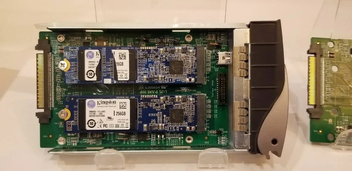 Контроллер nvm express драйвер. Highpoint ssd7101a-1. ssd m.2 raid. ssd m2 raid controller. nvme raid контроллер.