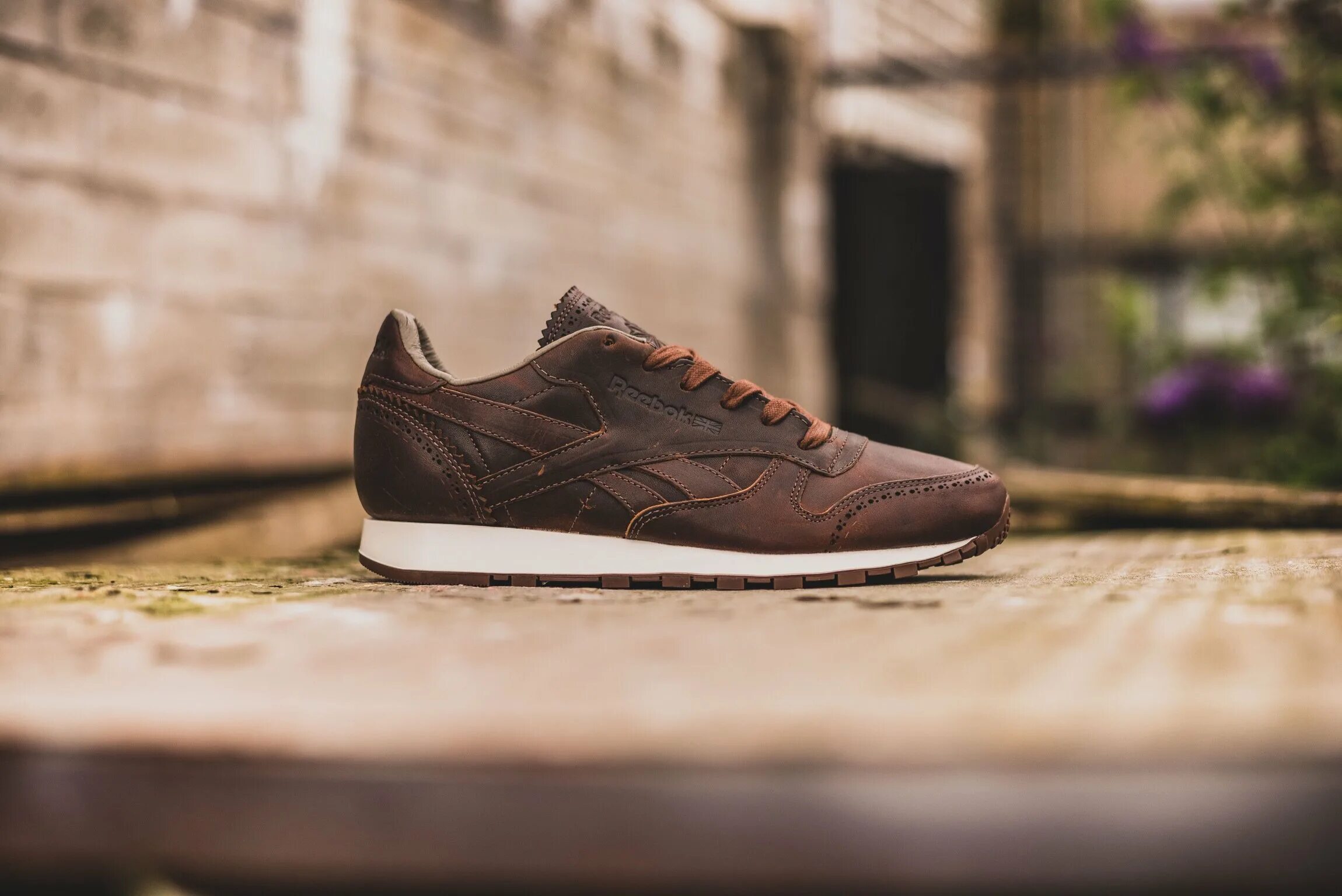 Reebok lux кроссовки. Reebok Classic Horween. Reebok Classic Leather Lux Brown. Reebok Classic Leather Lux. Reebok Classic Leather Horween.