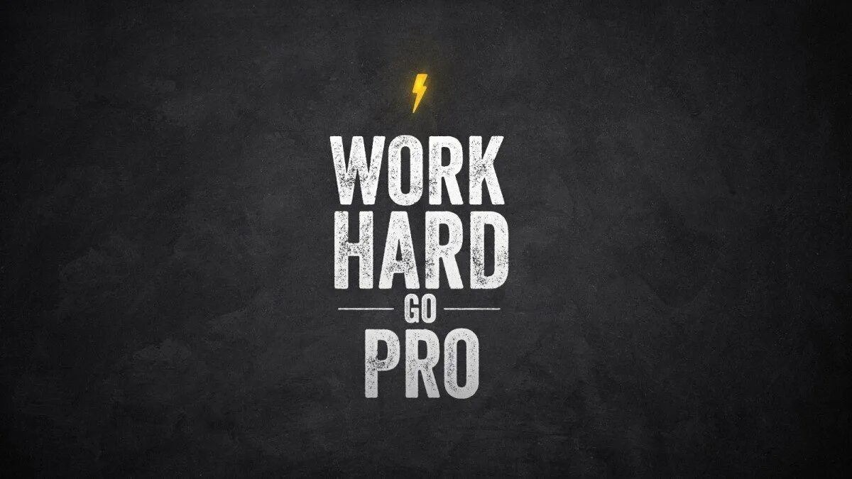 She is of hard work. Мотивирующие обои. Мотивирующие обои на телефон. Черный фон work hard. Work hard Wallpaper.