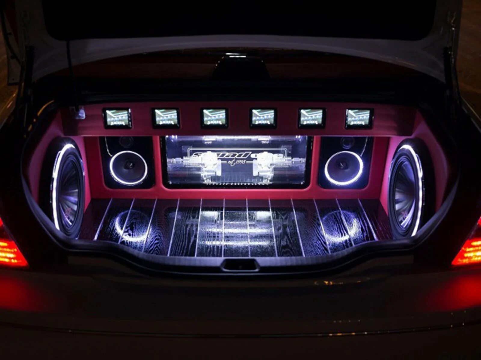 Car audio system. Магнитофон car audio system. сабвуфер в машину. автозвук авто. сабвуфер с подсветкой в машину.