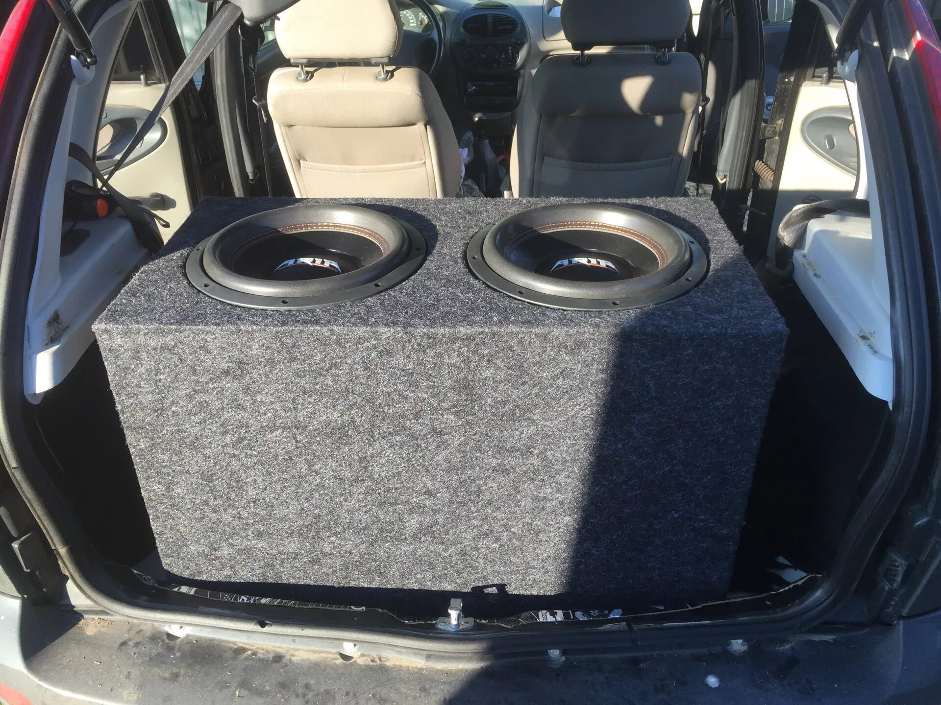 Сабвуфер форд фокус 2 рестайлинг. Стелс калина 2 хэтчбек. Стелс сабвуфер калина 2 хэтчбек. Короб стелс калина 2 хэтчбек. Калина хэтчбек 1 15 сабвуфер.