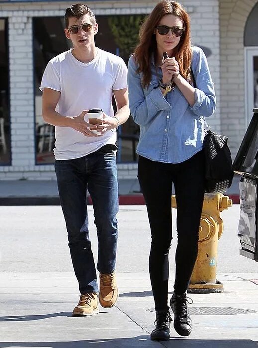 Алекс и его девушка. Alex turner and arielle vandenberg. алекс тёрнер и его девушка. алекс тернер и ариэль. алекс тернер девушка.